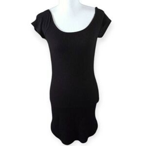 Q BLACK DRESS SZ.M EUC.